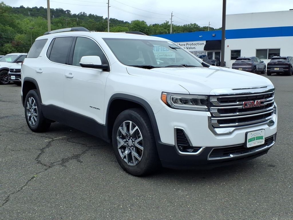 2023 GMC Acadia SLT — photo 1 of 13