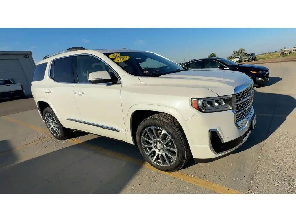2023 GMC Acadia Denali — photo 1 of 13