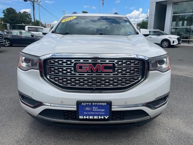 2017 GMC Acadia Denali — photo 1 of 35