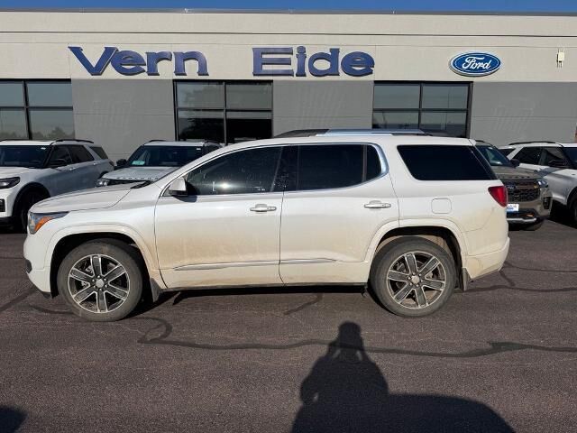 2019 GMC Acadia Denali — photo 1 of 27