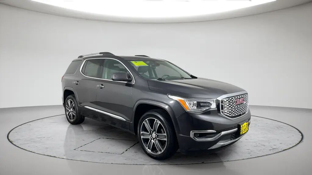 2017 GMC Acadia Denali — photo 1 of 16