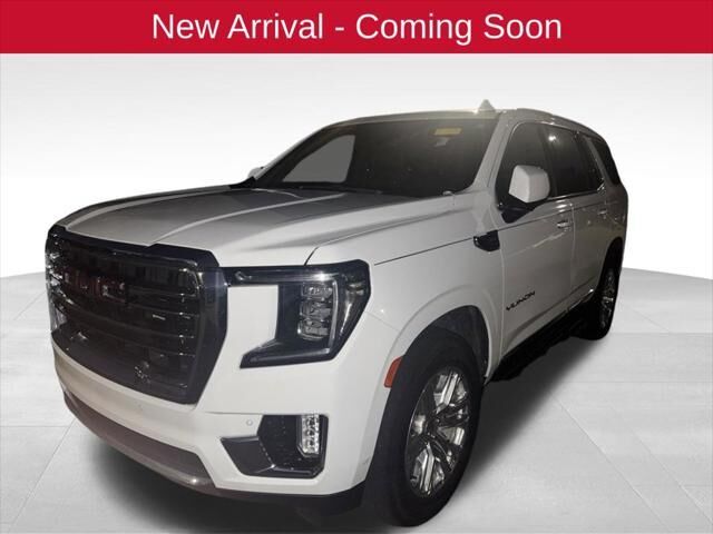 2023 GMC Yukon SLT — photo 1 of 4