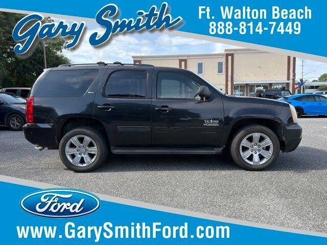 2011 GMC Yukon SLT — photo 1 of 2