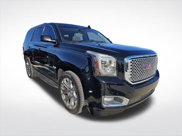 2017 GMC Yukon Denali — photo 1 of 13