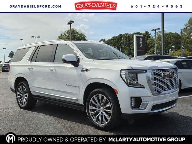 2022 GMC Yukon Denali — photo 1 of 26