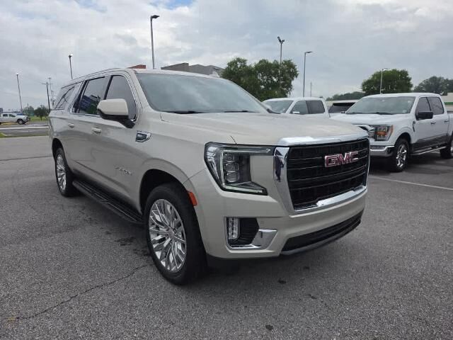 2023 GMC Yukon XL SLE — photo 1 of 1