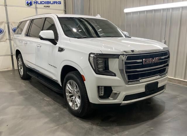 2021 GMC Yukon XL SLT — photo 1 of 26