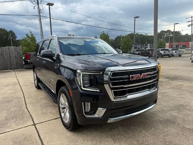2023 GMC Yukon XL SLT — photo 1 of 26