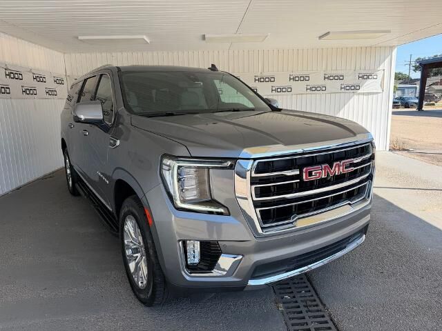 2021 GMC Yukon XL SLT — photo 1 of 13