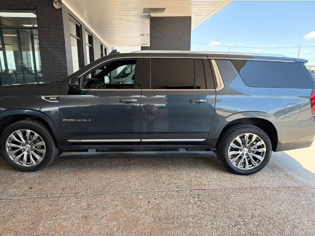 2021 GMC Yukon XL Denali — photo 1 of 13