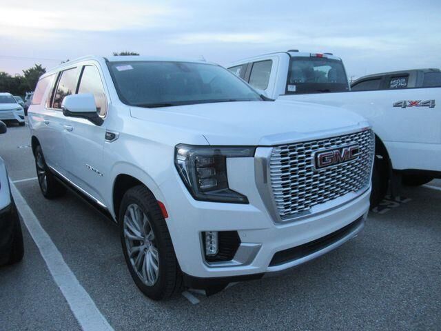2021 GMC Yukon XL Denali — photo 1 of 26