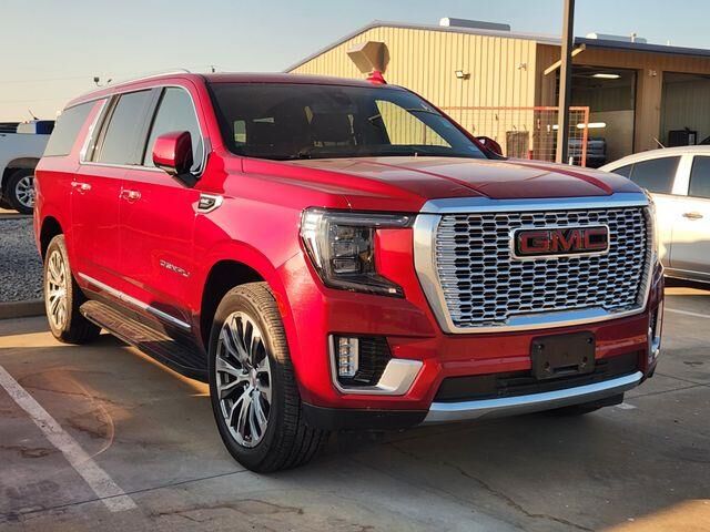 2021 GMC Yukon XL Denali — photo 1 of 6