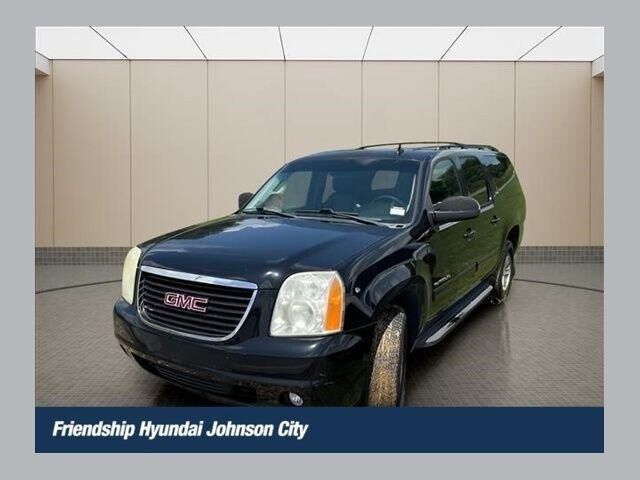 2011 GMC Yukon XL SLT — photo 1 of 32