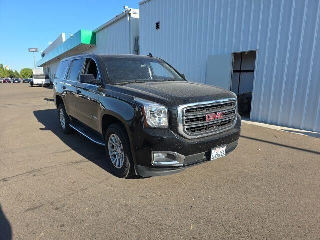 2020 GMC Yukon SLT — photo 1 of 6
