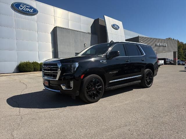 2023 GMC Yukon SLT