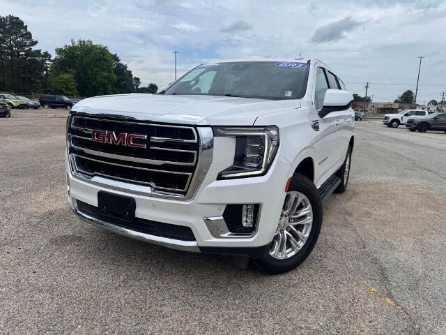 2023 GMC Yukon SLT — photo 1 of 13