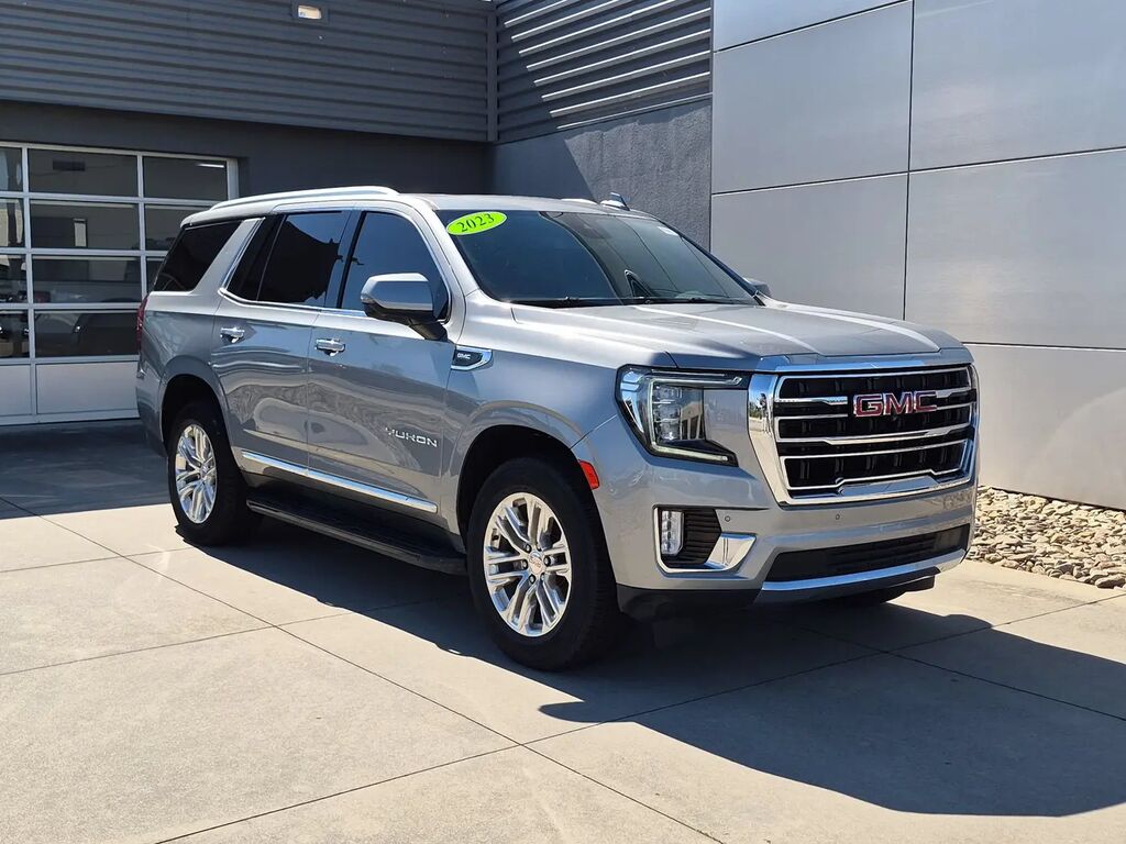 2023 GMC Yukon SLT — photo 1 of 13