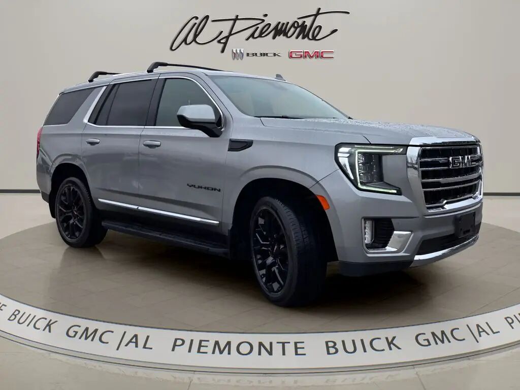 2023 GMC Yukon SLT — photo 1 of 18