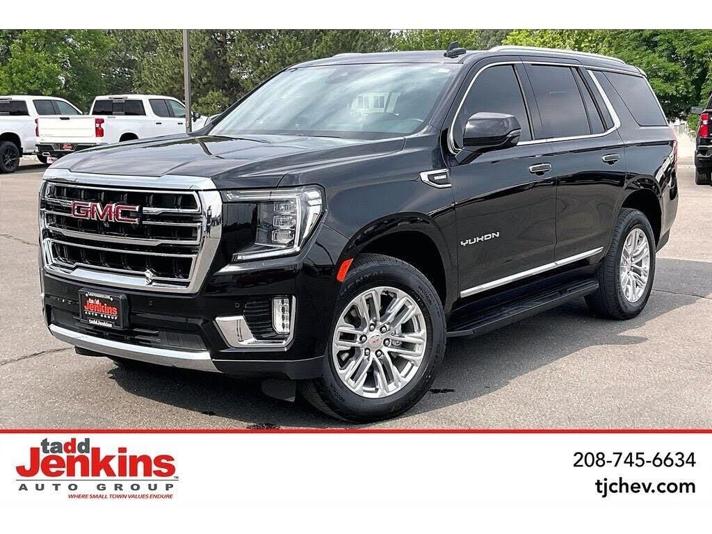2023 GMC Yukon SLT — photo 1 of 4