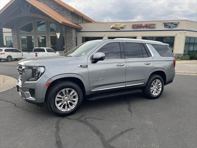2023 GMC Yukon SLT — photo 1 of 13