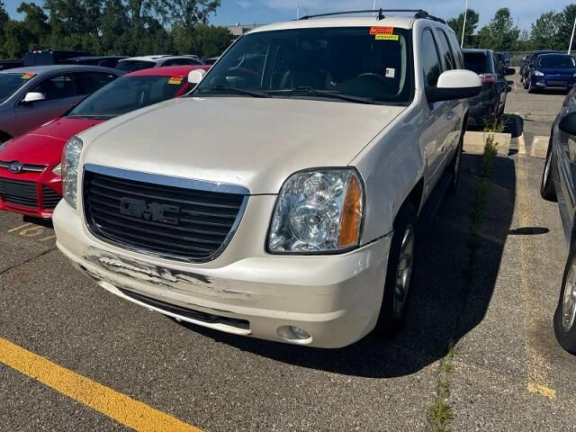 2012 GMC Yukon SLT — photo 1 of 13