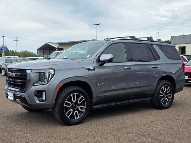 2021 GMC Yukon AT4 — photo 1 of 13
