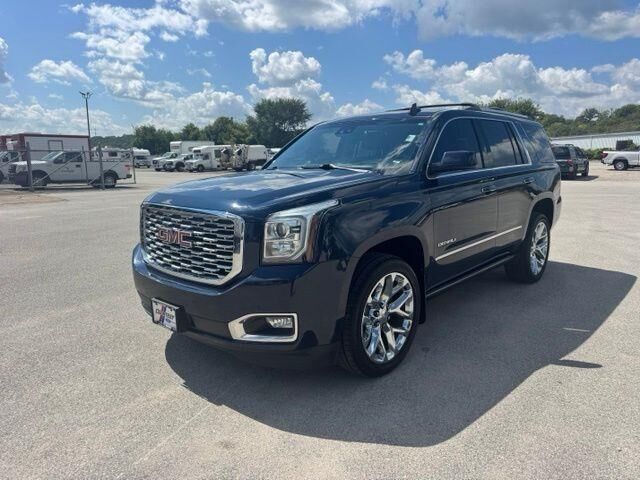 2018 GMC Yukon Denali — photo 1 of 39