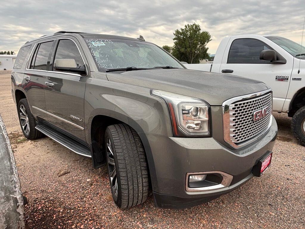 2017 GMC Yukon Denali — photo 1 of 45