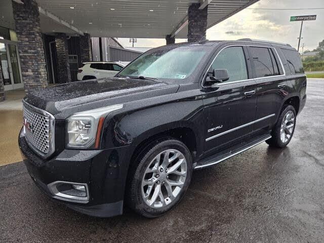 2017 GMC Yukon Denali — photo 1 of 1