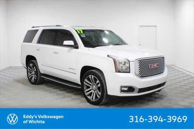 2017 GMC Yukon Denali — photo 1 of 17