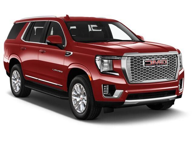 2022 GMC Yukon Denali — photo 1 of 33