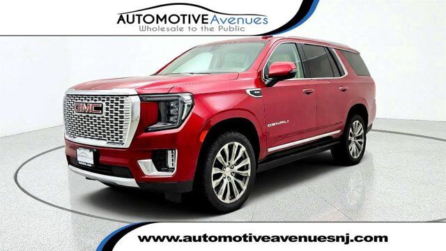 2021 GMC Yukon Denali — photo 1 of 2