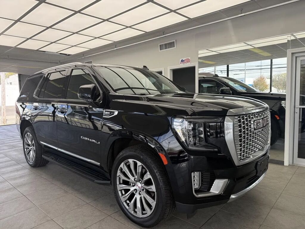 2021 GMC Yukon Denali — photo 1 of 13