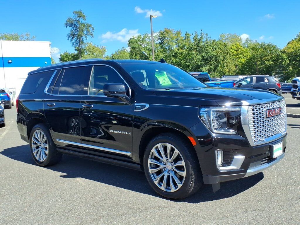 2023 GMC Yukon Denali — photo 1 of 13