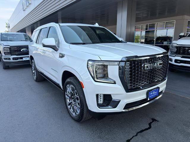 2023 GMC Yukon Denali Ultimate — photo 1 of 13