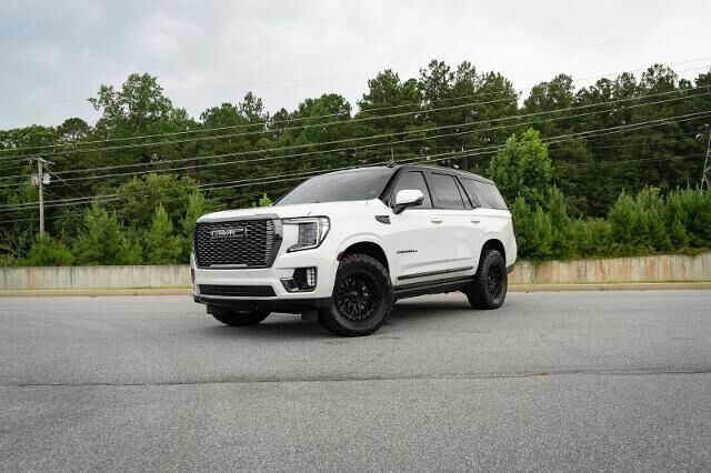 2024 GMC Yukon Denali Ultimate — photo 1 of 13