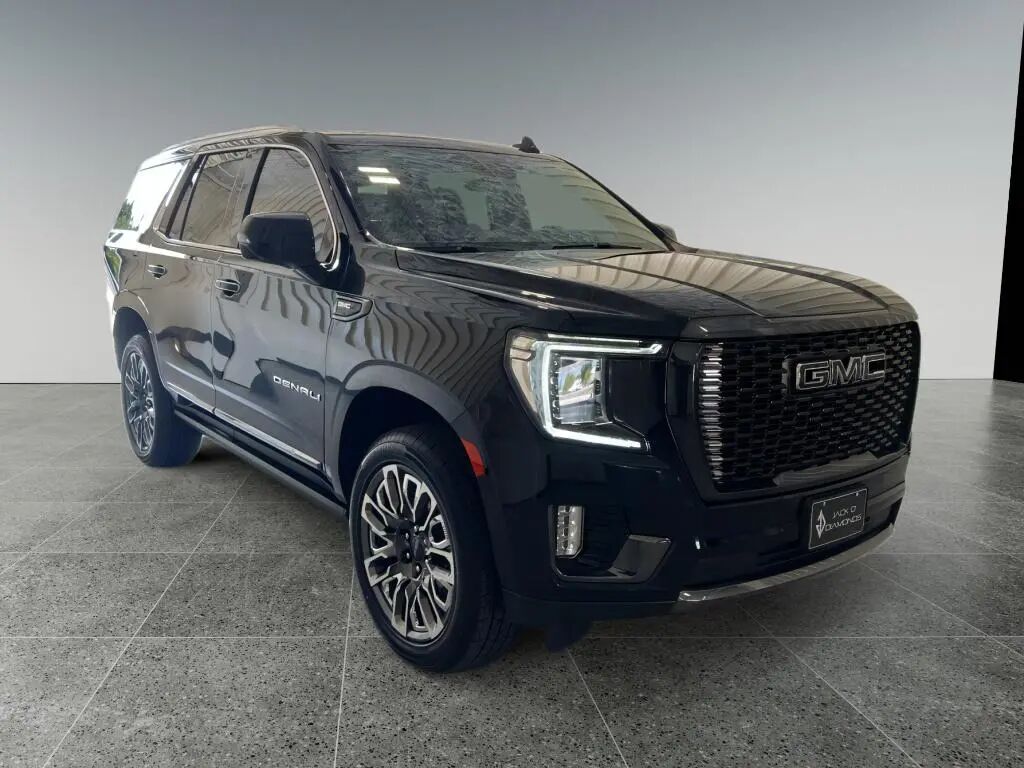 2023 GMC Yukon Denali Ultimate — photo 1 of 13