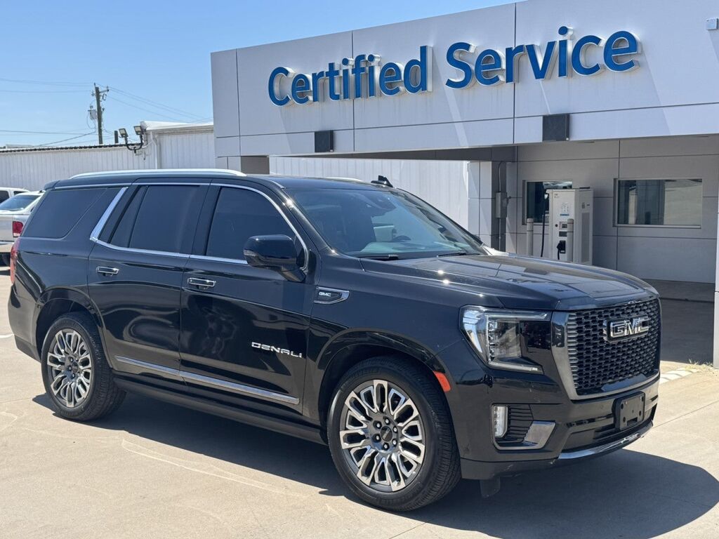 2023 GMC Yukon Denali Ultimate — photo 1 of 20