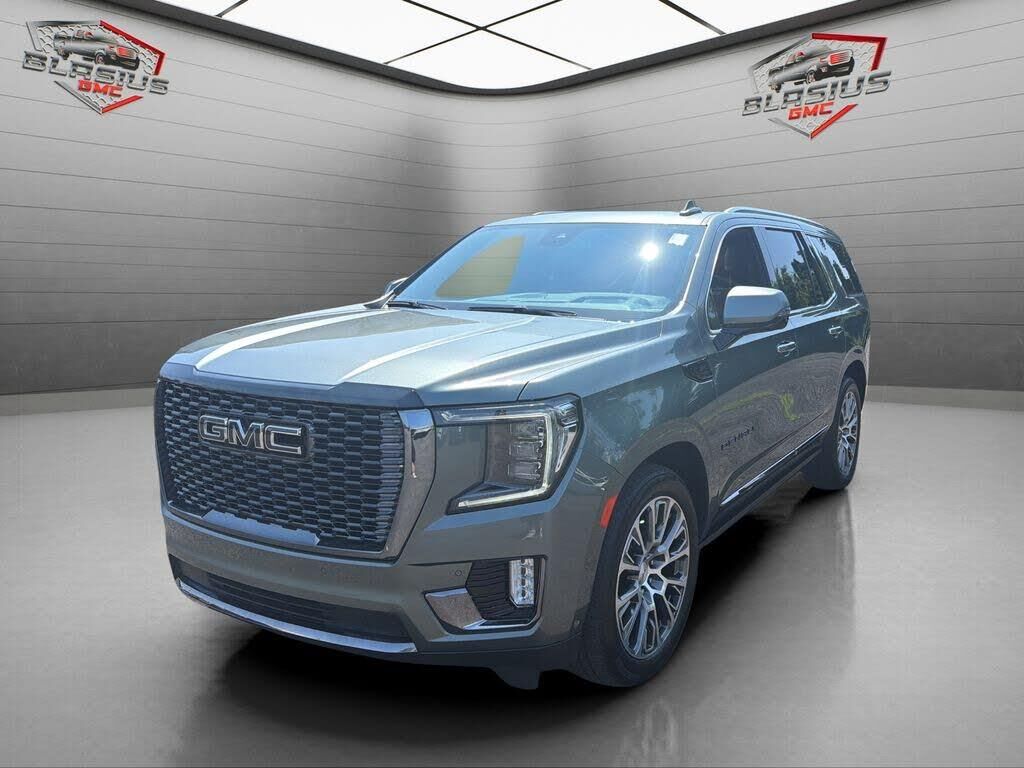 2024 GMC Yukon Denali Ultimate — photo 1 of 26