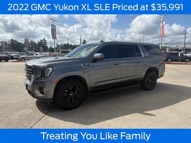 2022 GMC Yukon XL SLE — photo 1 of 26