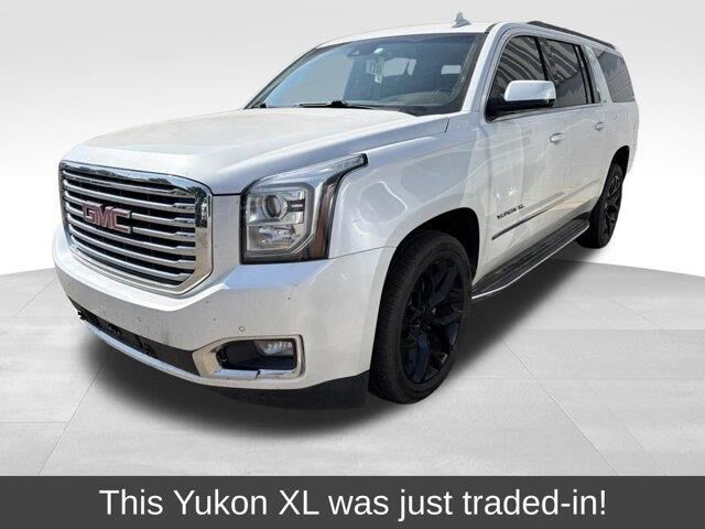 2017 GMC Yukon XL SLT — photo 1 of 2