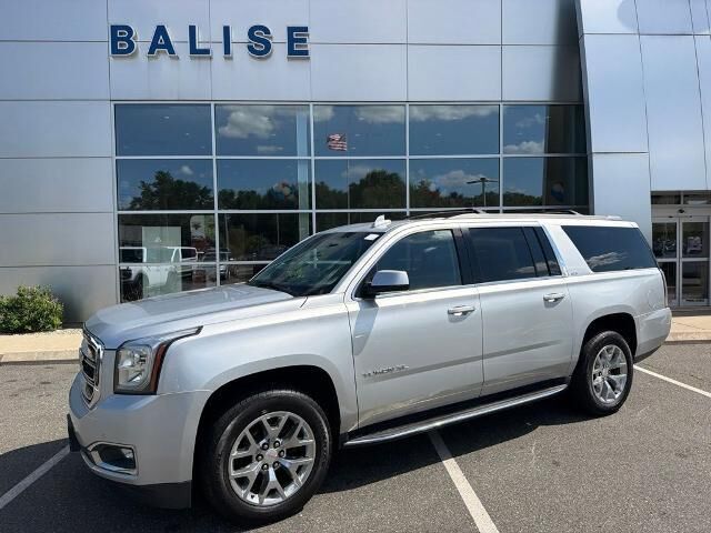 2017 GMC Yukon XL SLT — photo 1 of 26