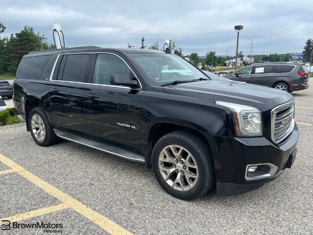 2016 GMC Yukon XL SLT — photo 1 of 11