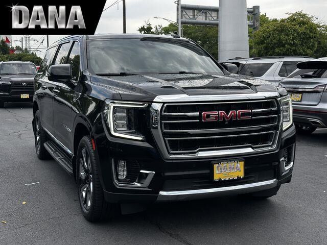 2021 GMC Yukon XL SLT — photo 1 of 26