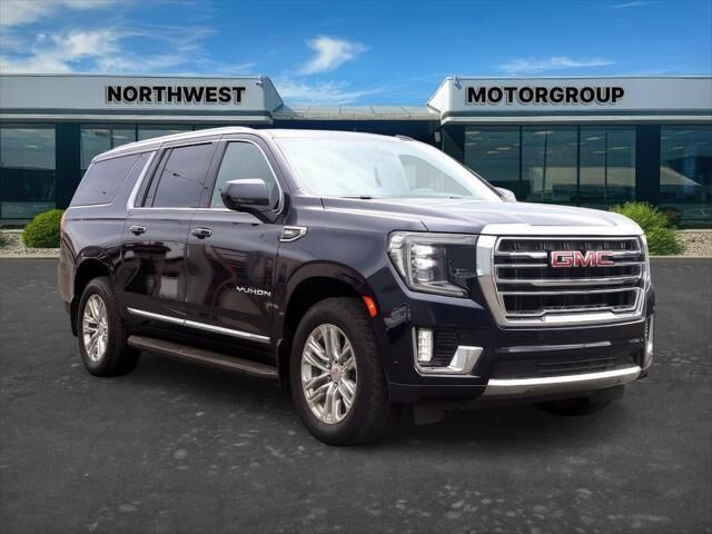 2023 GMC Yukon XL SLT — photo 1 of 44