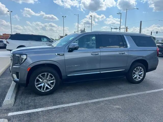 2022 GMC Yukon XL SLT — photo 1 of 4