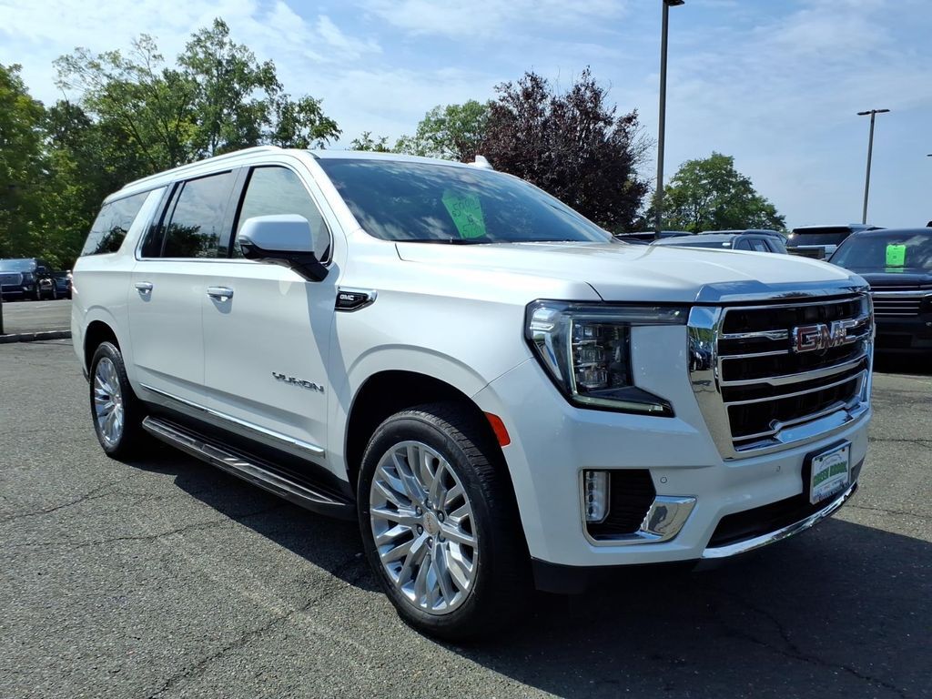 2023 GMC Yukon XL SLT — photo 1 of 13