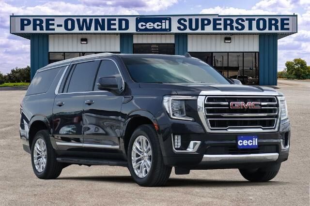 2023 GMC Yukon XL SLT — photo 1 of 13