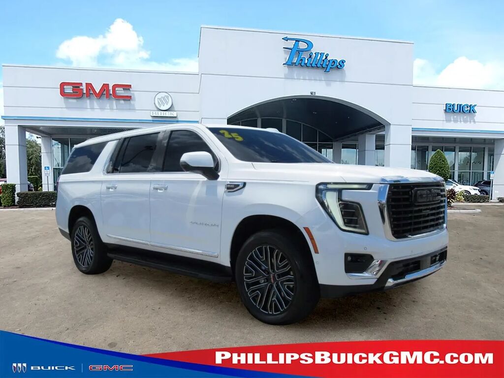 2025 GMC Yukon XL Elevation — photo 1 of 13