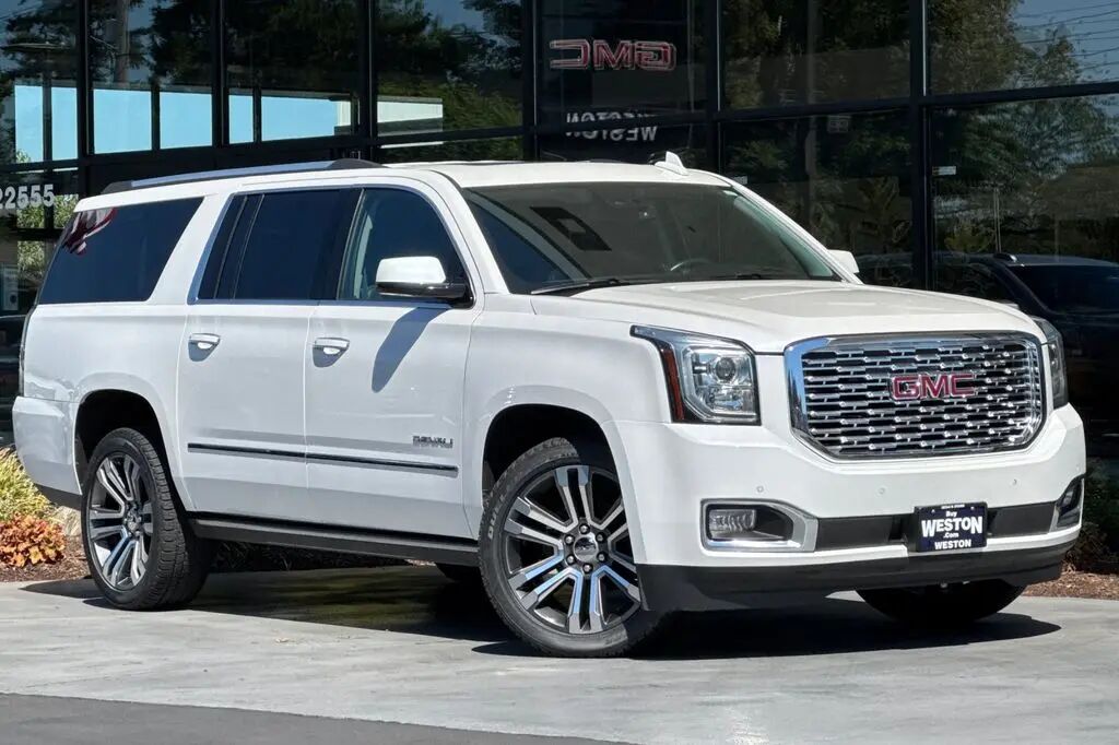 2020 GMC Yukon XL Denali — photo 1 of 13